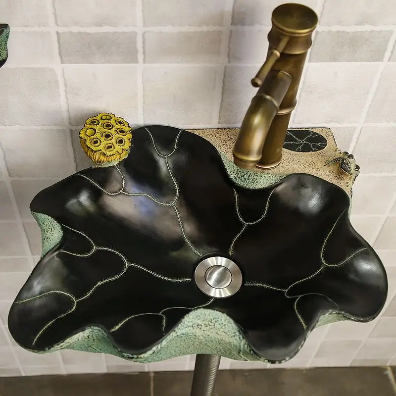 Creative Wall-mounted Mini Washbasin Wall-hung Sinks Resin Bathroom Basin Triangle Balcony Washbasin With Faucet and Drain Set