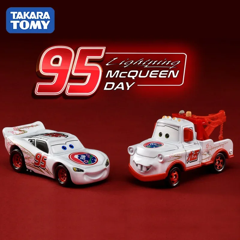 TAKARA TOMY diecasting alloy car model, mobilization teeth, lightning McQueen sports car toy, a holiday gift for children.