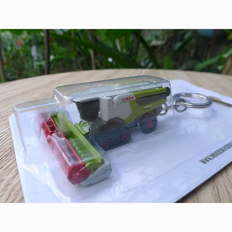 Claas LEXION 8900 Crawler Harvester Model Key Chain Pendant UH Adult Classic Collection Souvenir Ornament Gift