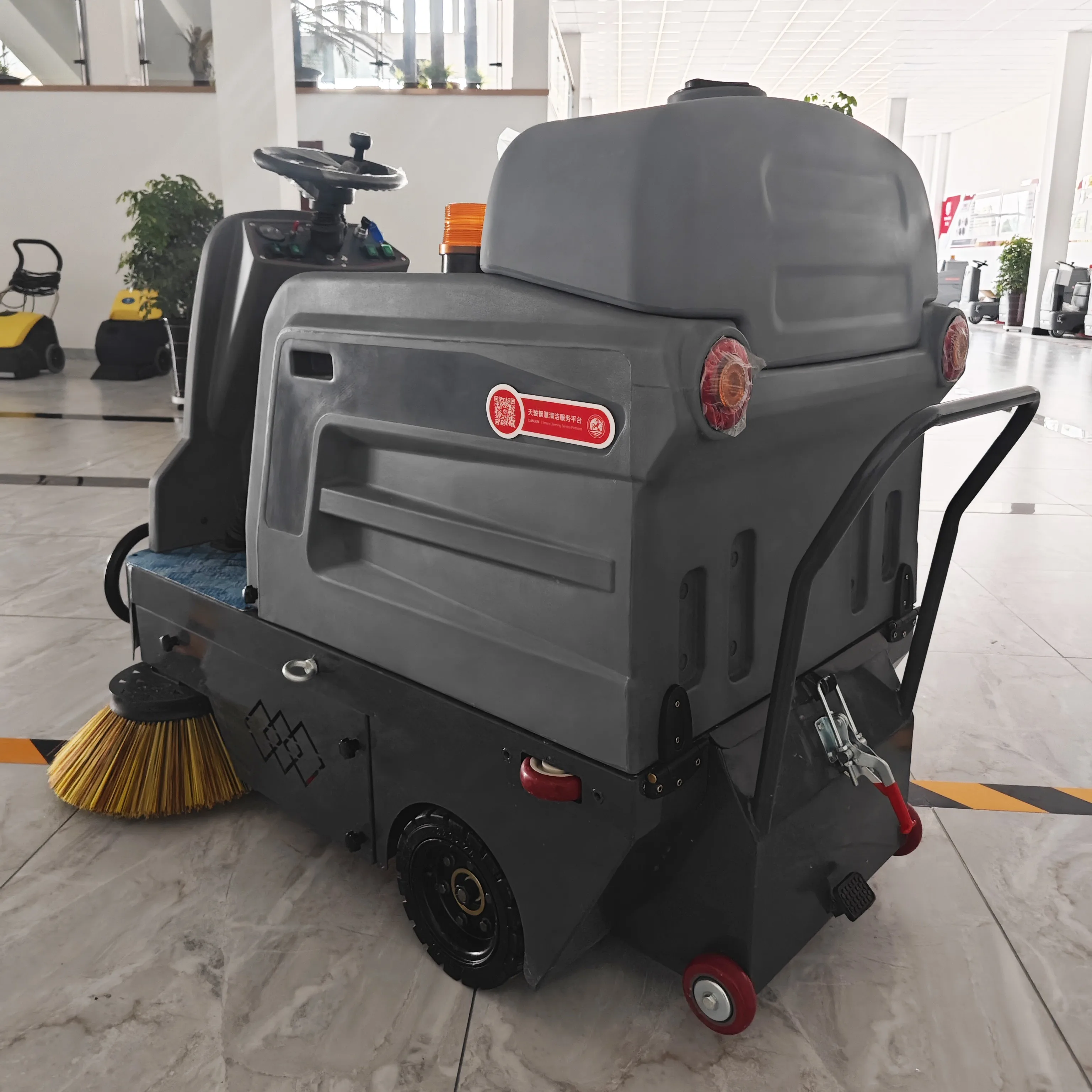CleanHorse M3 Ride-On Electric Industrial Street Sweepers Compact Battery Operated Pavement Sweeper At Low Price