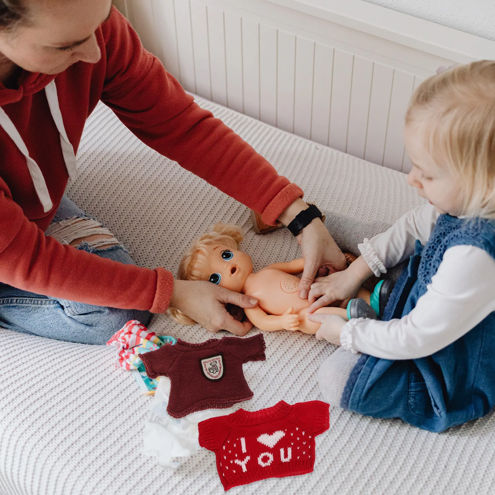 

5Pcs Miniature Bear Outfit Set Chic Knitwear Collection for Decorative Reusable Clothes for Holiday Gift