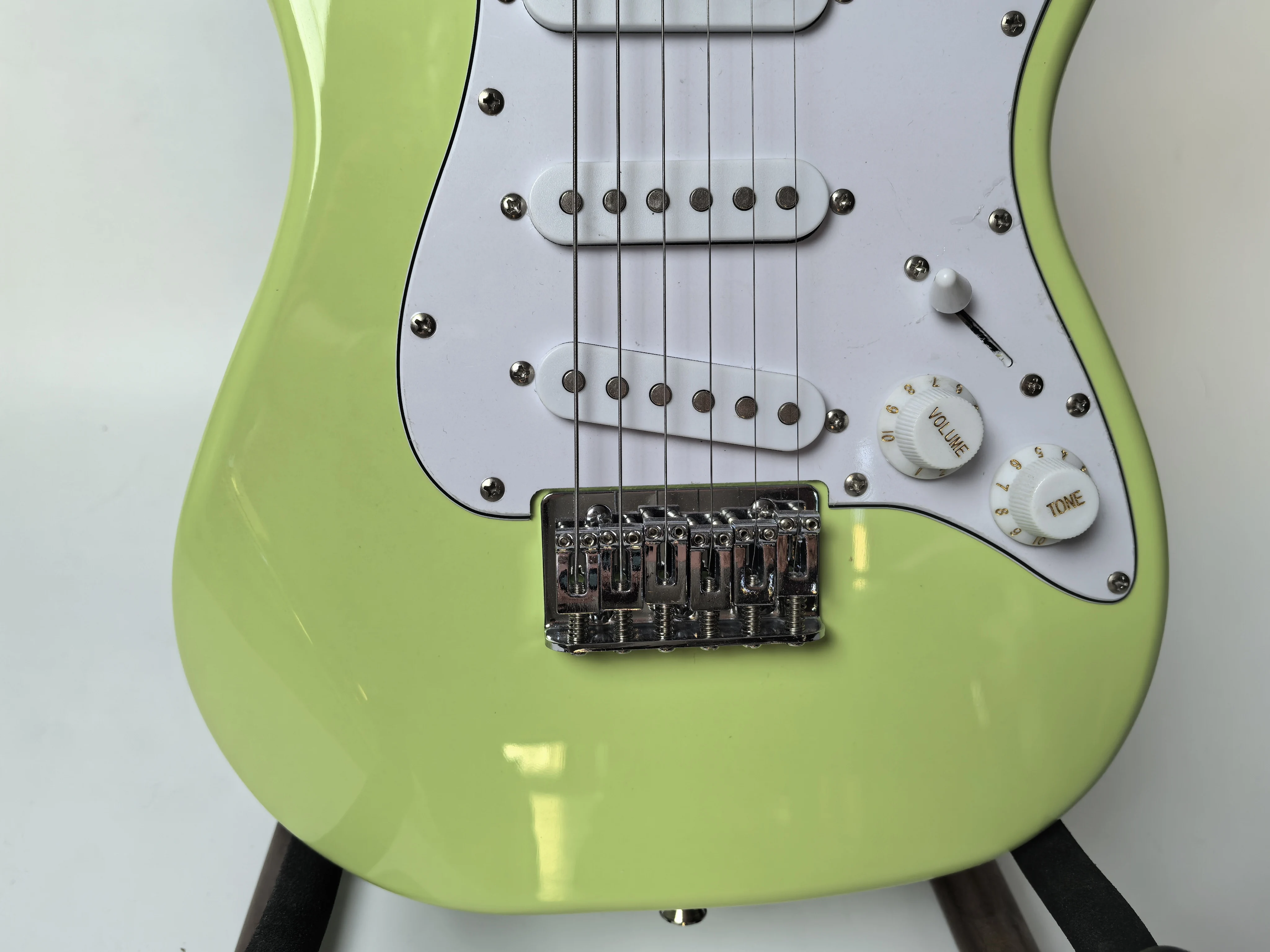 Factory Direct, green 21 Product Mini 6 String Electric Guitar, Customizable, In Stock, Ship When Placed Order.