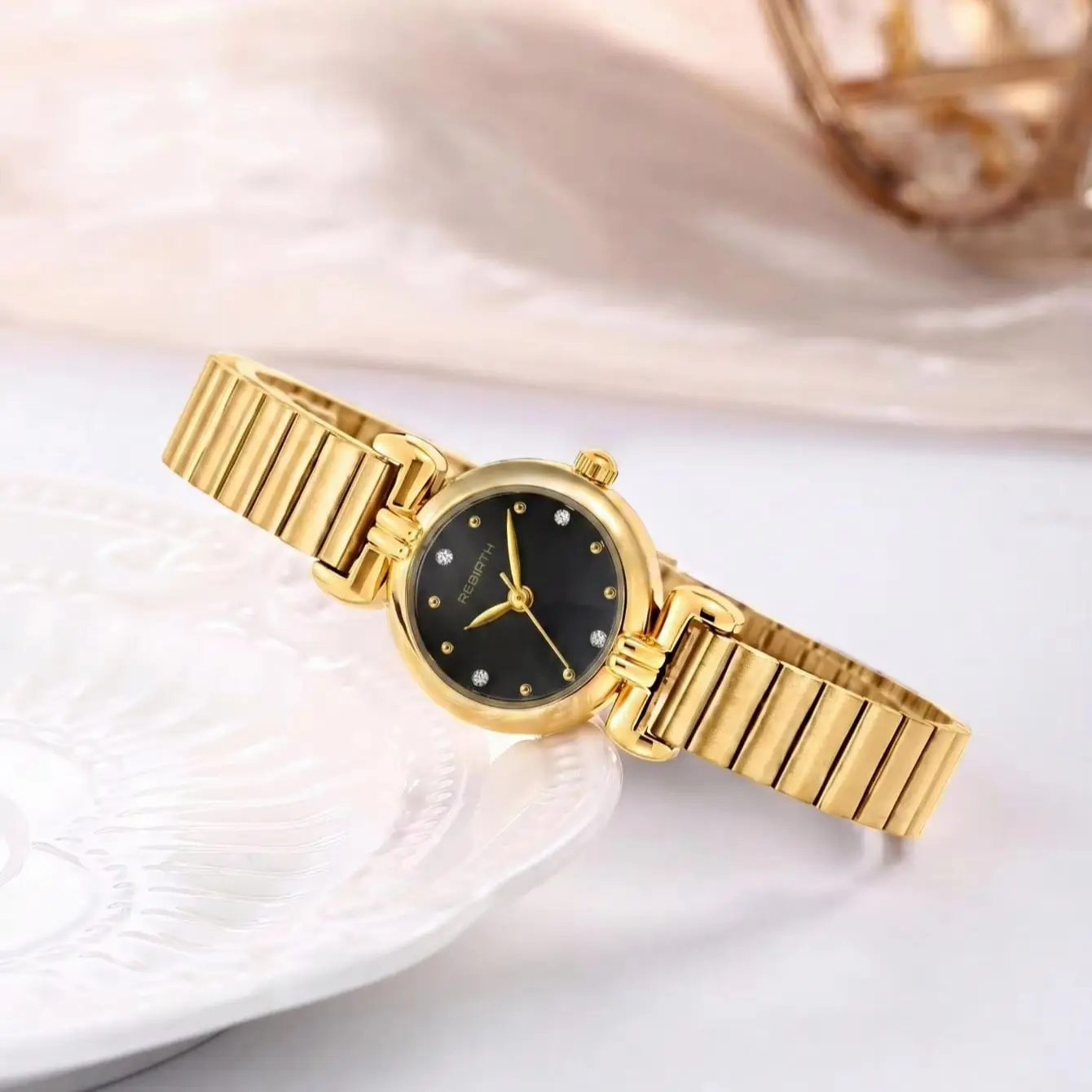Small, Simple, Exquisite and Fashionable Women's Quartz Watch view 5