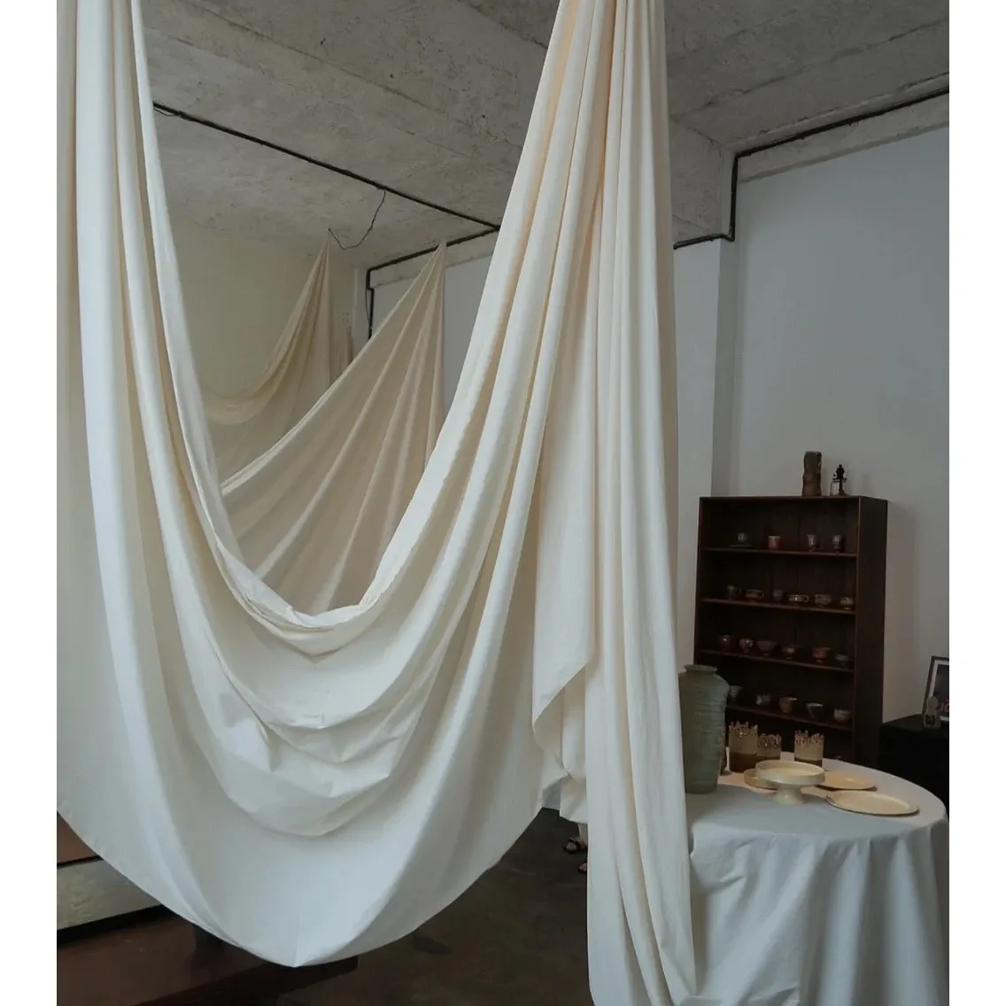 High Quality Light Milk Tea Champagne Draping Fabric for Wedding Ceiling Purdah Tablecloth Background Fabric