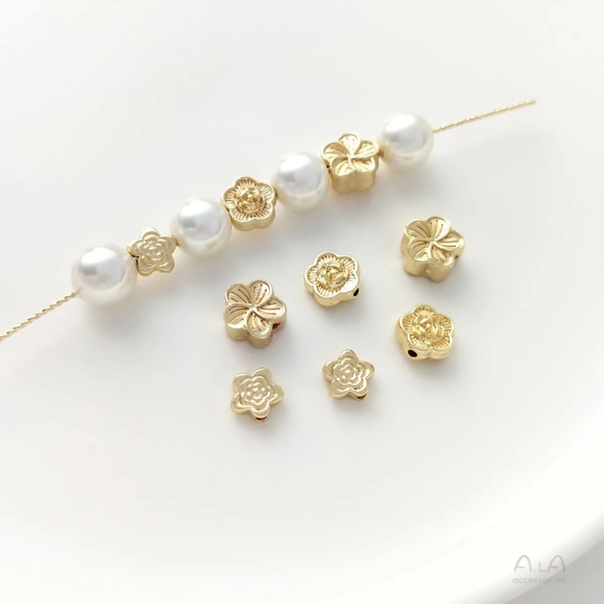 Brass 14K Gold Plated Peach Blossom Plum Blossom Through Hole Small Flower Spacer Beads DIY Pearl Bracelet Jewelry Findings