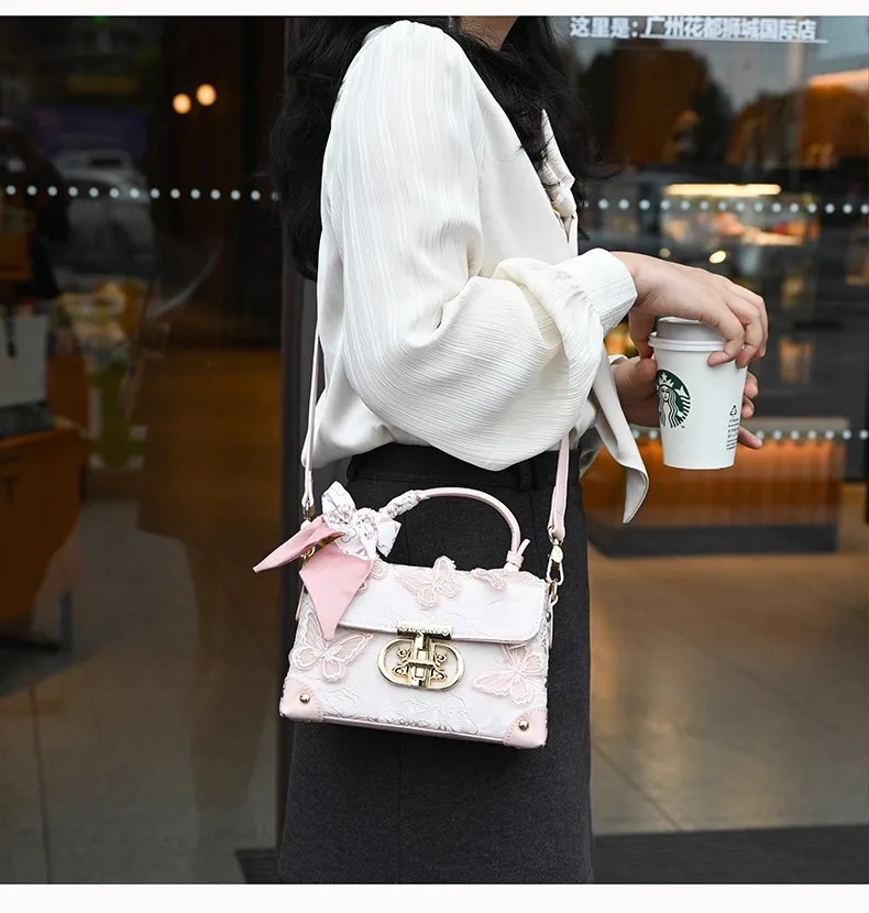 Tas Selempang Kotak Kecil yang Chic 2025 Terbaru untuk Wanita, Tas Selempang Kulit Lembut, Tas Syal Kupu-kupu Trendi untuk Semua Kegunaan