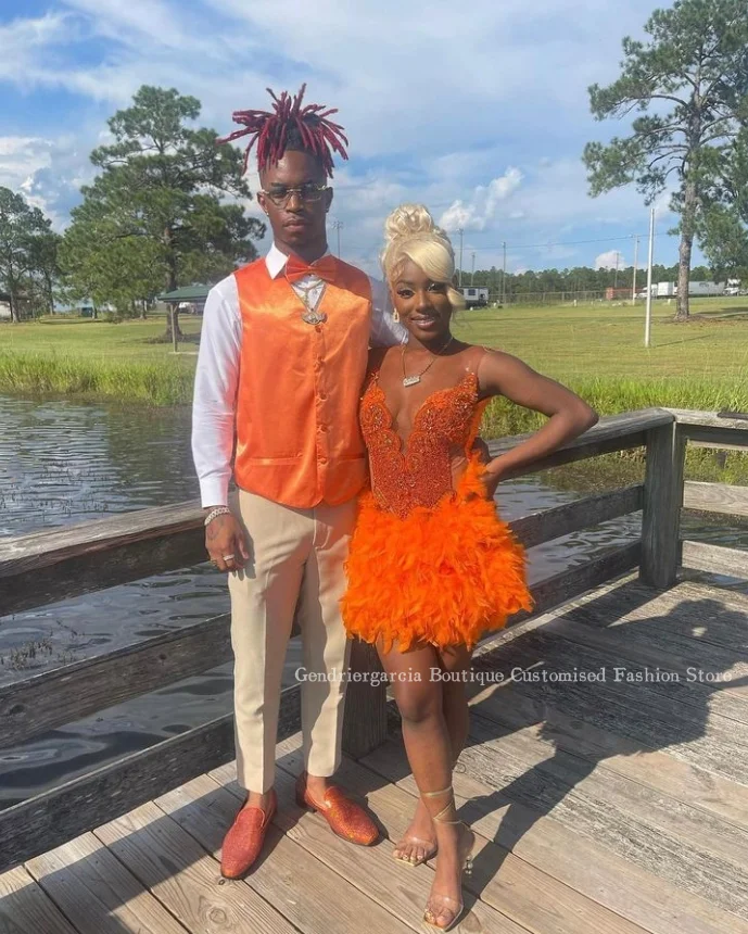 Vestido de cóctel corto de plumas naranjas con purpurina, personalizado, Sexy, sin mangas, con cuentas, malla transparente, negro, ocasión Formal para graduación