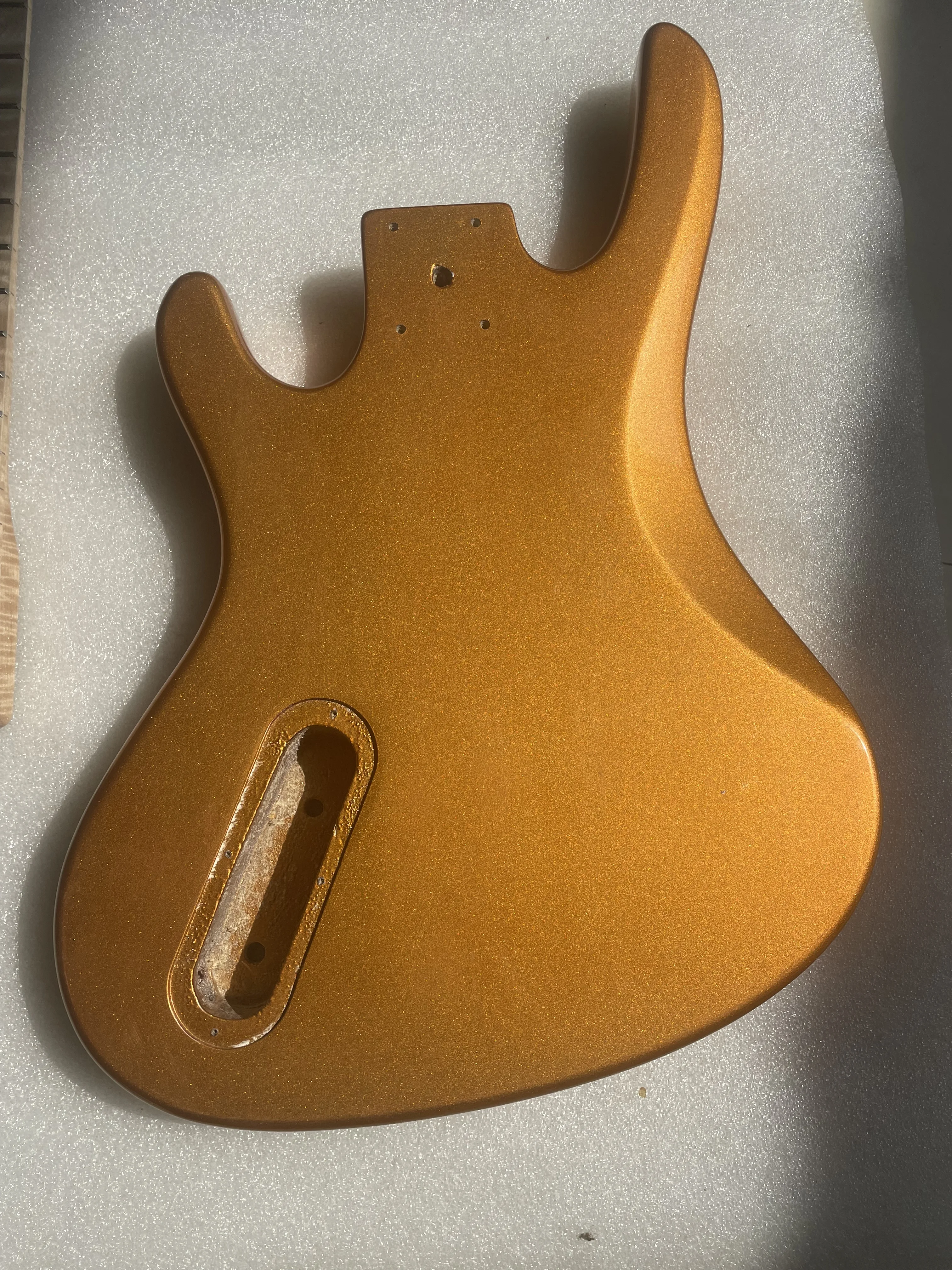 Electric Bass Guitar Body Unfinished, Semi-finished Guitar Barrel, DIY Kit Part, Real Photos, Golden Color, Slate Defect