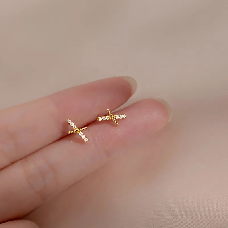 Женские серьги-гвоздики из серебра 925 пробы с фианитом