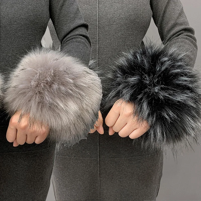 Faux Fox Fur Cuffs Arm Warmer Winter Plush Windproof Women Wrist Cuff Sleeves Gloves Pompom Bracelet Wristband Sleeves Accessory