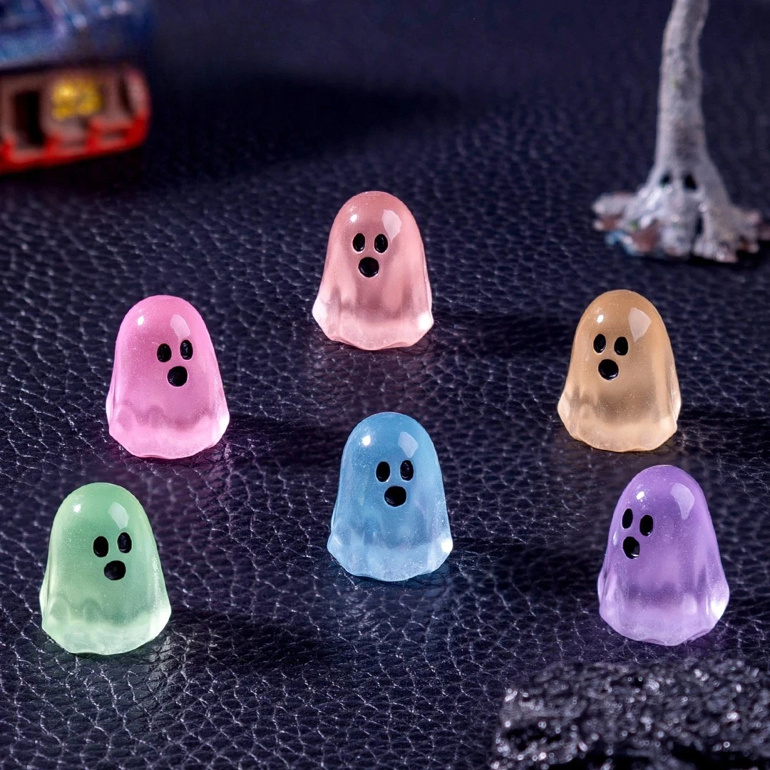 

D5 Luminous 6Pcs Ghost Figures Glowing At Night Action Figure Mini Micro Landscape Miniatures Halloween Room Decoration Gifts