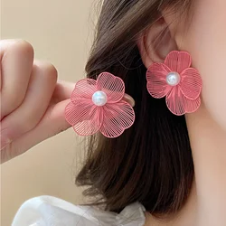 Romantic Flower Petal Stud Earrings for Women 2025 Trend Imitation Pearl Flowers Piercing Earrings Sweet Party Wed Jewelry Gift