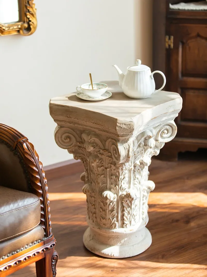 Harvest cabin: Nordic garden, ancient Roman columns, floor ornaments, living room corner tables