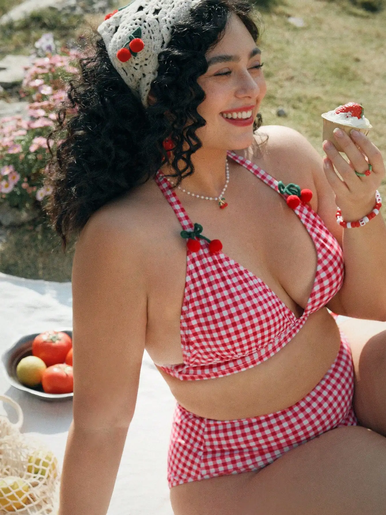 

Красно-белый комплект бикини в клетку с вишневым принтом для женщин, с высокой талией, регулируемой завязкой, для летнего пляжа