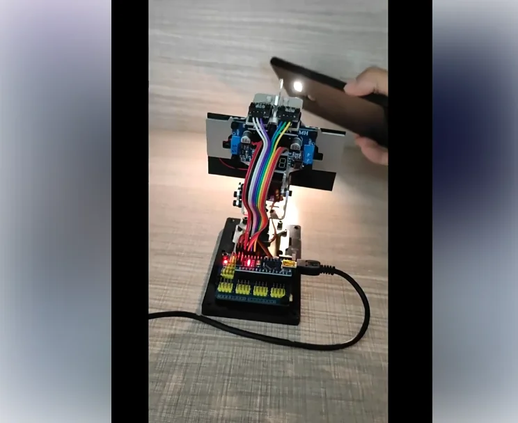 Arduino Solar Tracker Kit, DIY Smart Light Tracking Radar for Solar Panel Power Generation Maker Project