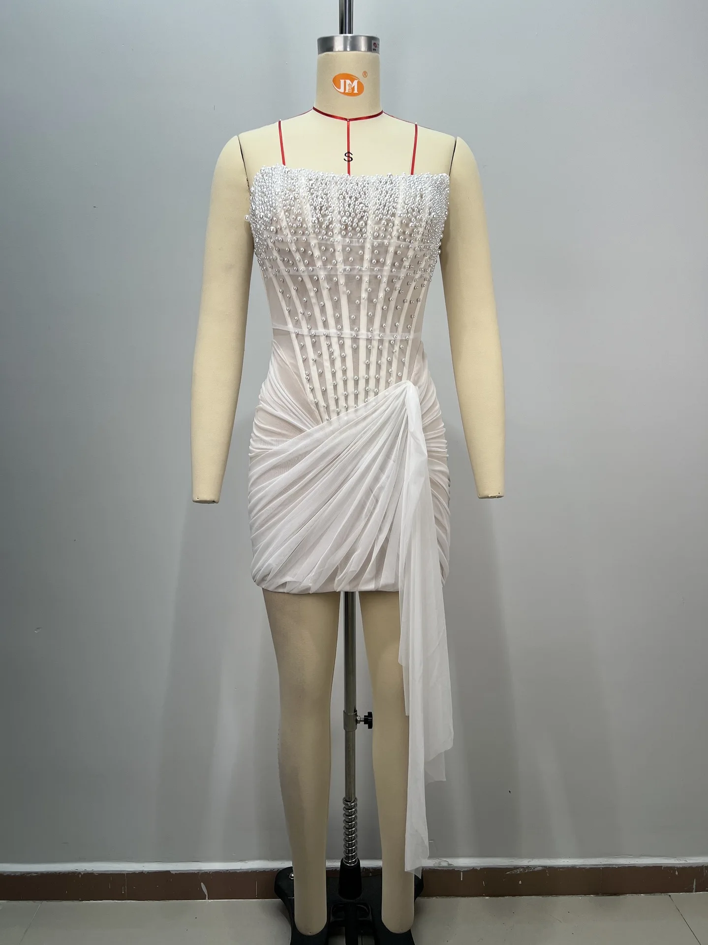 جديد وصول المرأة حمالة اللؤلؤ الأبيض Ruched أكمام مثير فتاة ساخنة سليم صالح Bodycon فستان سهرة