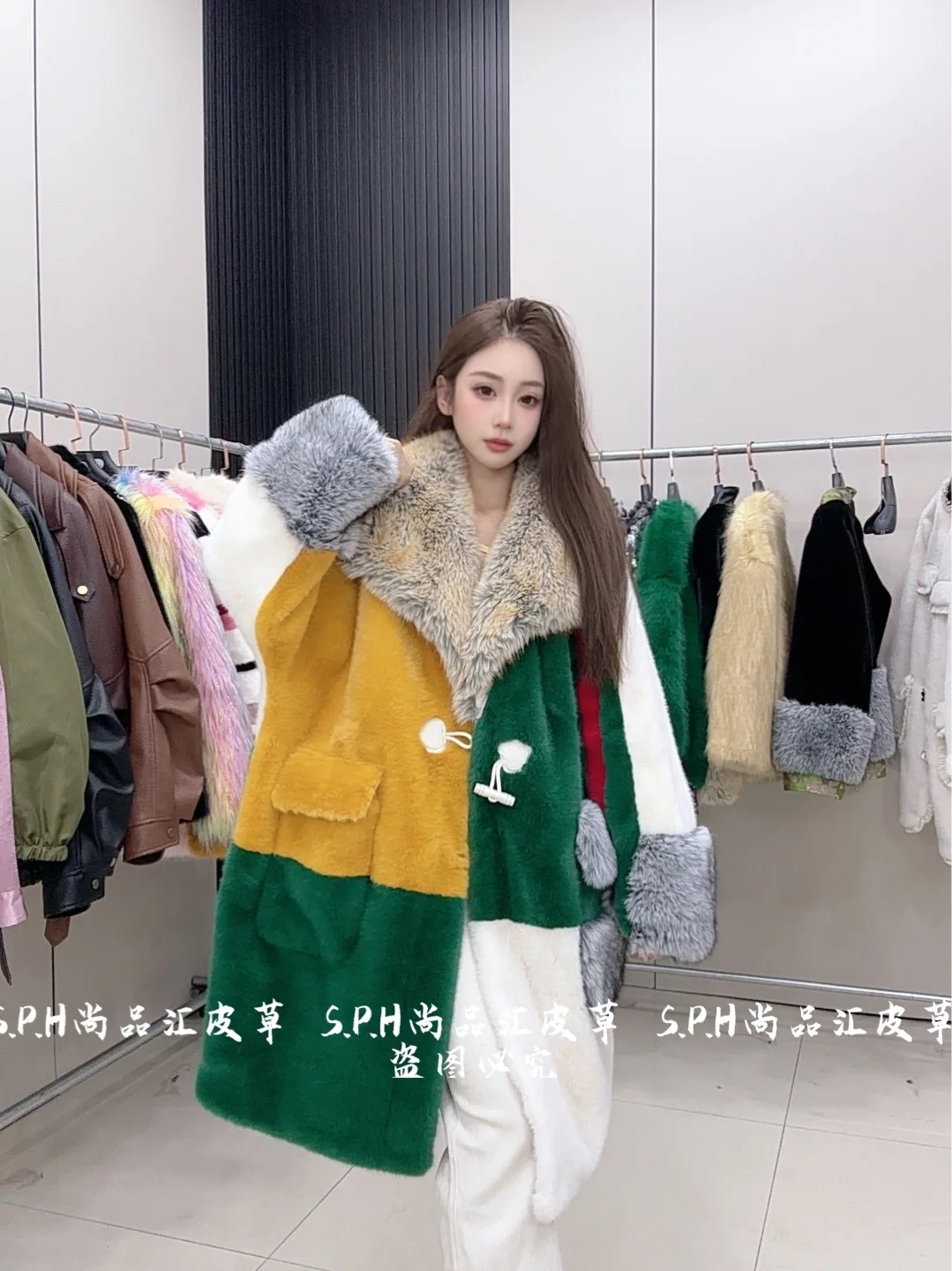 Modern Faux Fur Coat for Women Winter Fashion Show Style Light Luxury Fur Collar Loose Faux Fur Coat Jackets for Women 2025