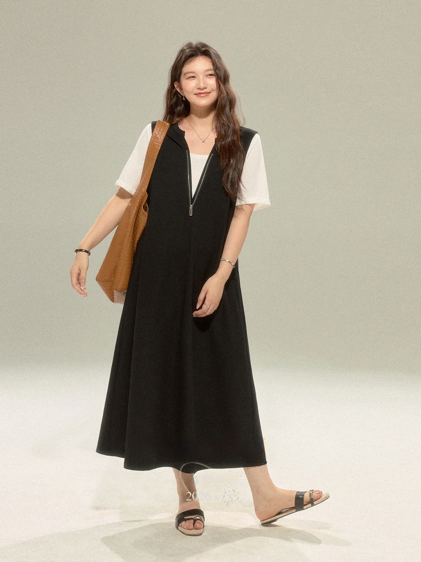 plus Size Women's Korean Style V-Neck Splice Shoulder Casual Long Dress Slimming Black A-Line Dress Commute Wind High Waist