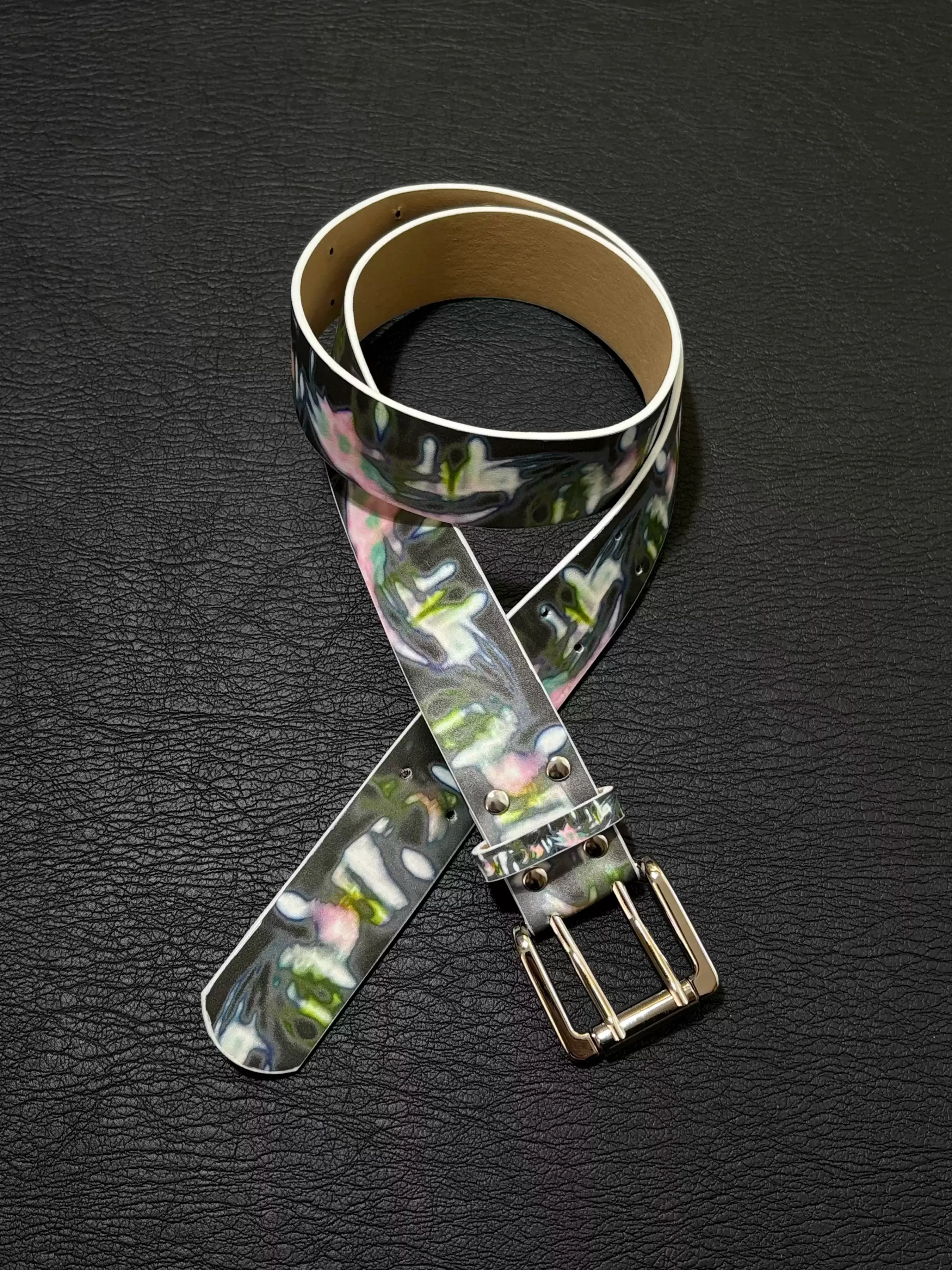 

Новый стиль, оригинальный дизайн, металлическая пряжка, ремень, ниша, зеленый принт, высокое качество, модные индивидуальные аксессуары в стиле панк