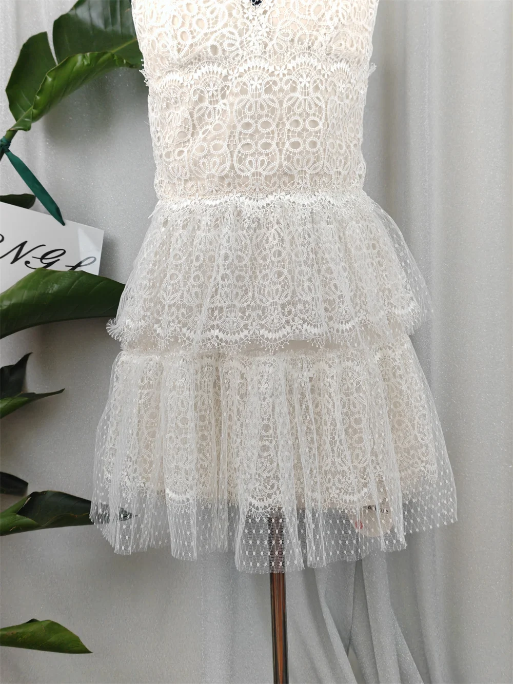 Vestido Sexy de encaje sin mangas con escote en V profundo para mujer, Vestido de cumpleaños Beige, diseño 2021, vestidos elegantes de celebridades, Vestido de noche para discoteca