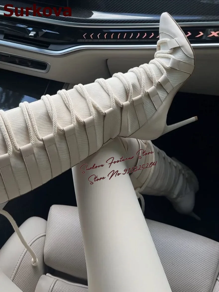 

Ботинки Surkova белые с черными вставками, на шнуровке, до колена, на шпильке, с острым носком, матовые, в стиле пэчворк, на шнуровке, для торжественных случаев