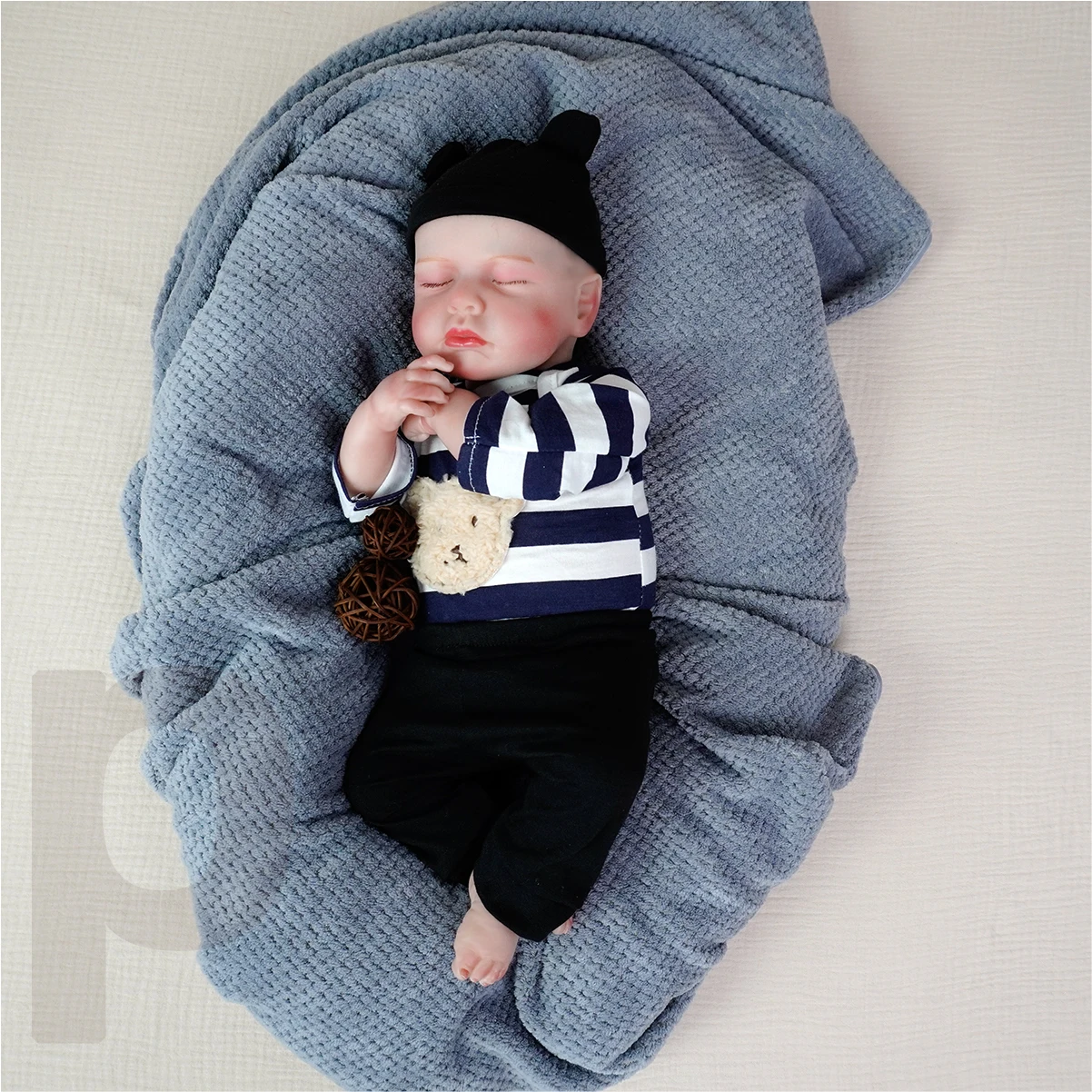 Realistische wiedergeborene Babypuppe, die in echtem Leben schläft, Stoffkörper, Baby-Mädchen, realistisches wiedergeborenes Baby mit Spielzeugzubehör, geeignet für 3DSkin