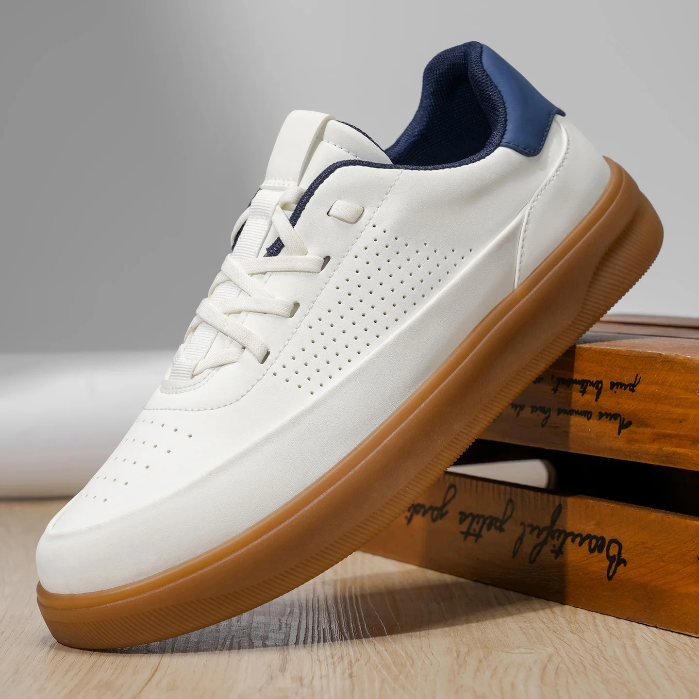 

Sneakers Men Trendy Low-Top Men's Sneakers Breathable Casual Shoes for Teenagers and Adults Leather Upgraded Version Flat Bottom