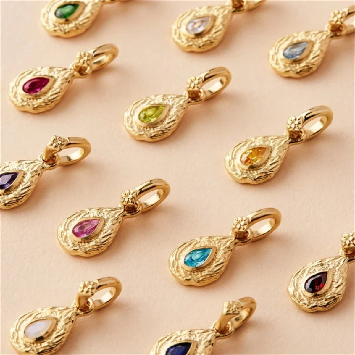 Ожерелье из титановой стали с подвеской-камнем