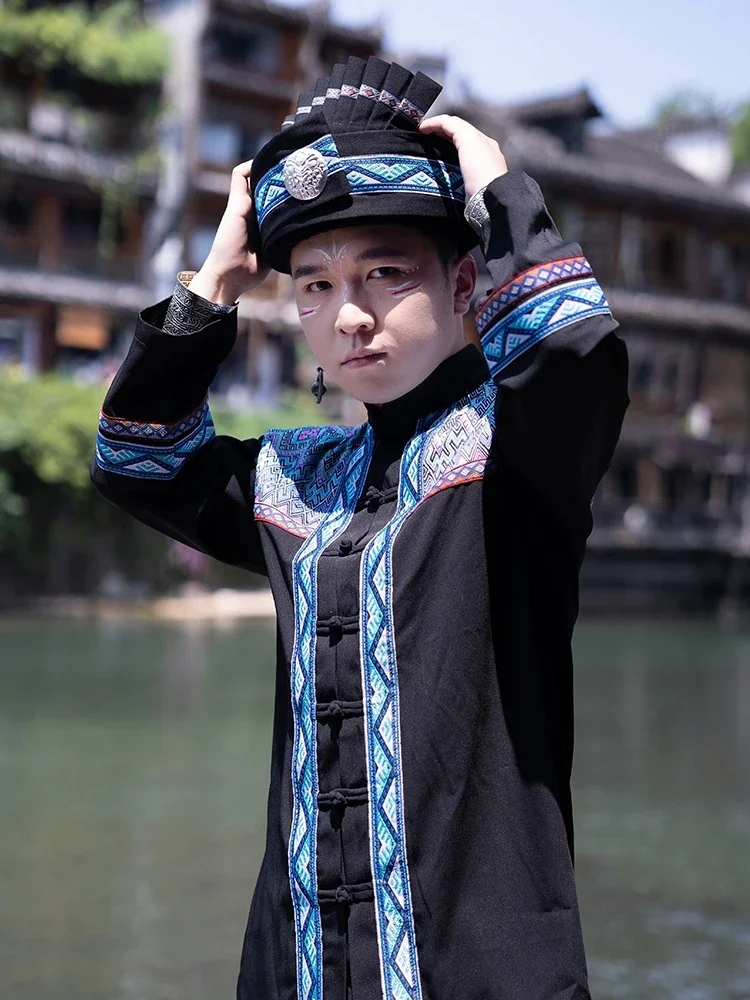 Zhuang clothing Yunnan ethnic minorities Zhuang Jin Miao Yi dance performance clothing Travel photography three-piece set