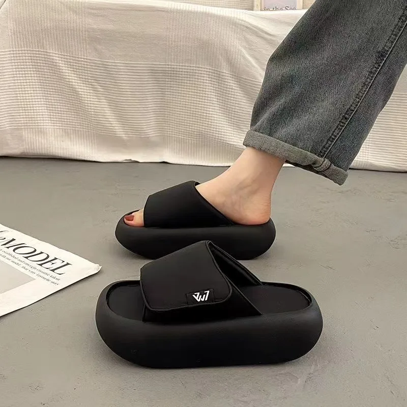 صافي الأحمر الفرنسية صنادل أرضية الإناث الصيف ملابس خارجية مع تنورة 2025 تصميم جديد متخصص الشعور الخروج على أحذية الشاطئ #3