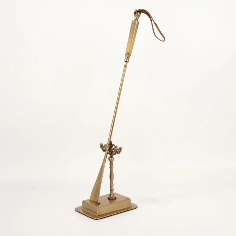 Brass long-handled handmade shoe base, retro shoehorn, household shoes, self-supporting bracket entrance