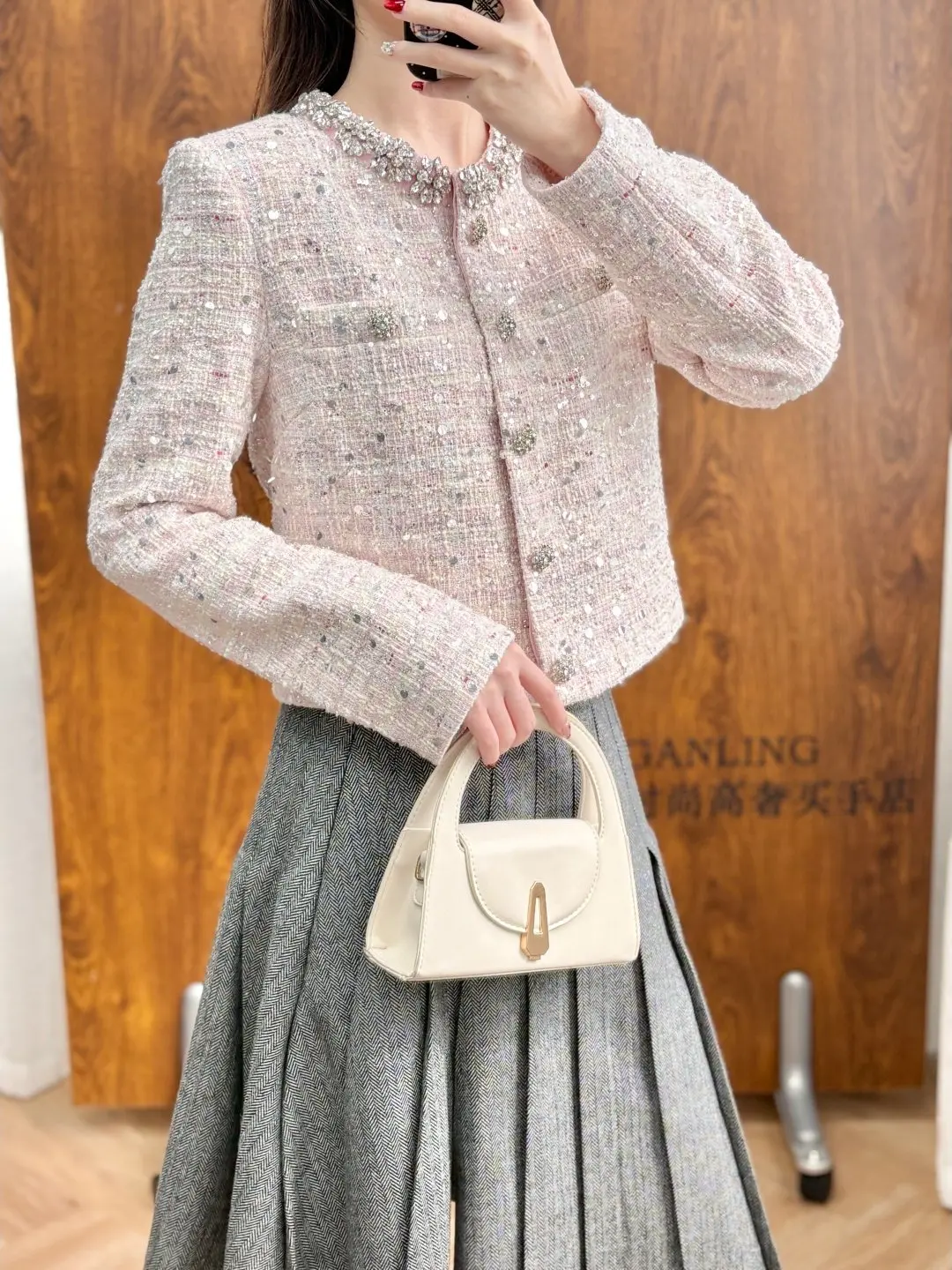 Refined 2026 Spring New Heavy Industry Diamond-studded Round Neck Sequin Tweed Pink Short Jacket Top