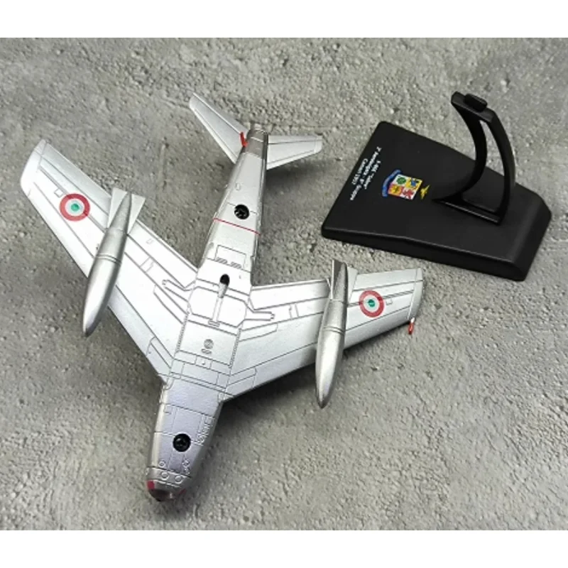 다이캐스트 체중계 1/100 이탈리아 공군 원 F86 세이버 전투기 합금 항공기 컬렉션 모델 장식 디스플레이 선물
