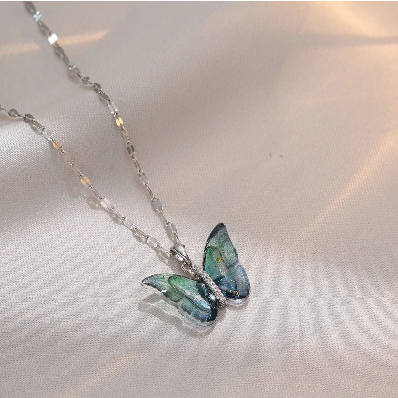 Classic Micro-embedded Colorful Cute Butterfly Necklace, Fashionable and Charming Animal Stainless Steel Clavicle Chain