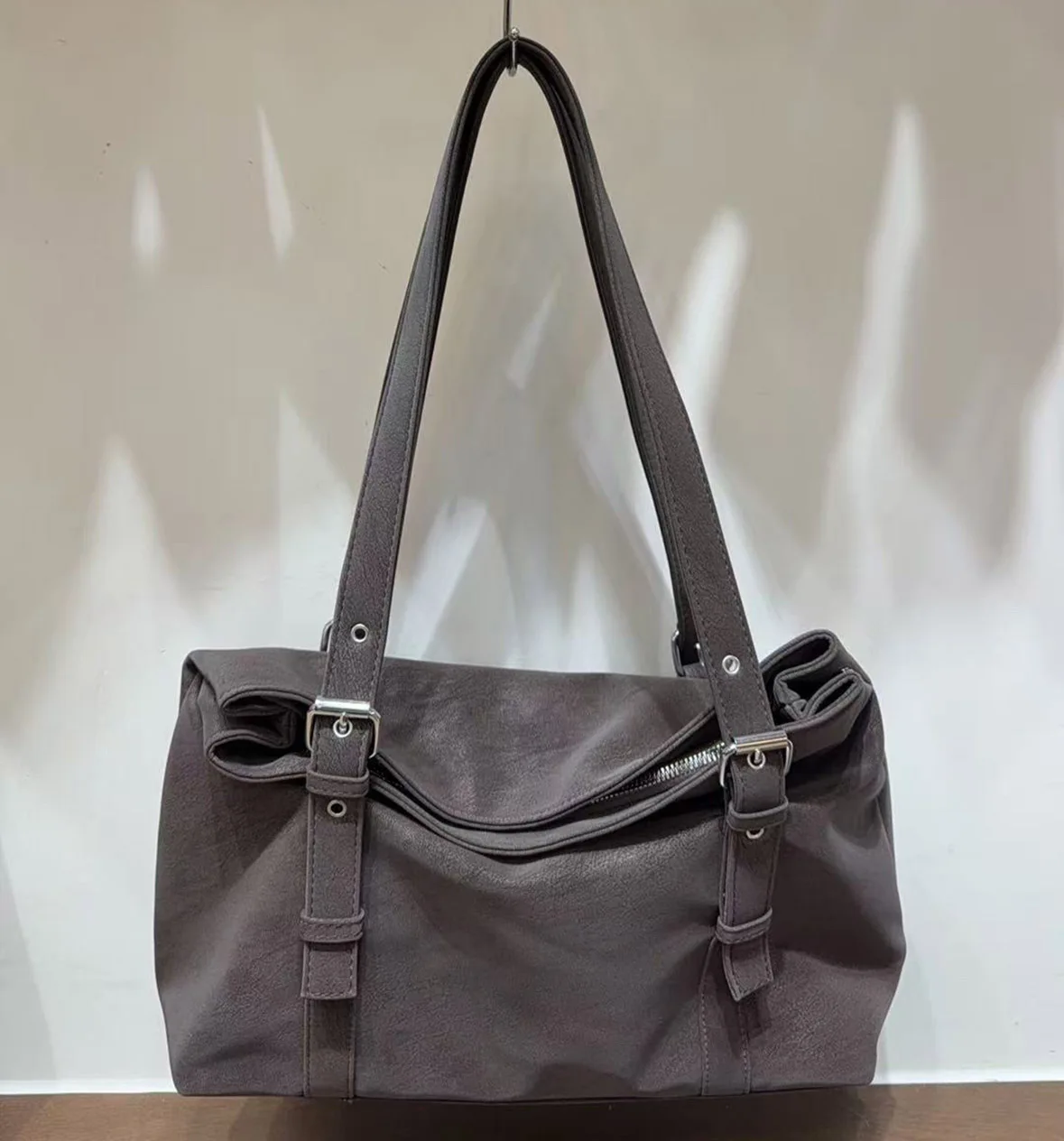 

Vintage Large Capacity Suede Tote Bag 2026 New Women's Handbag Texture Suede Single Shoulder Underarm Bag