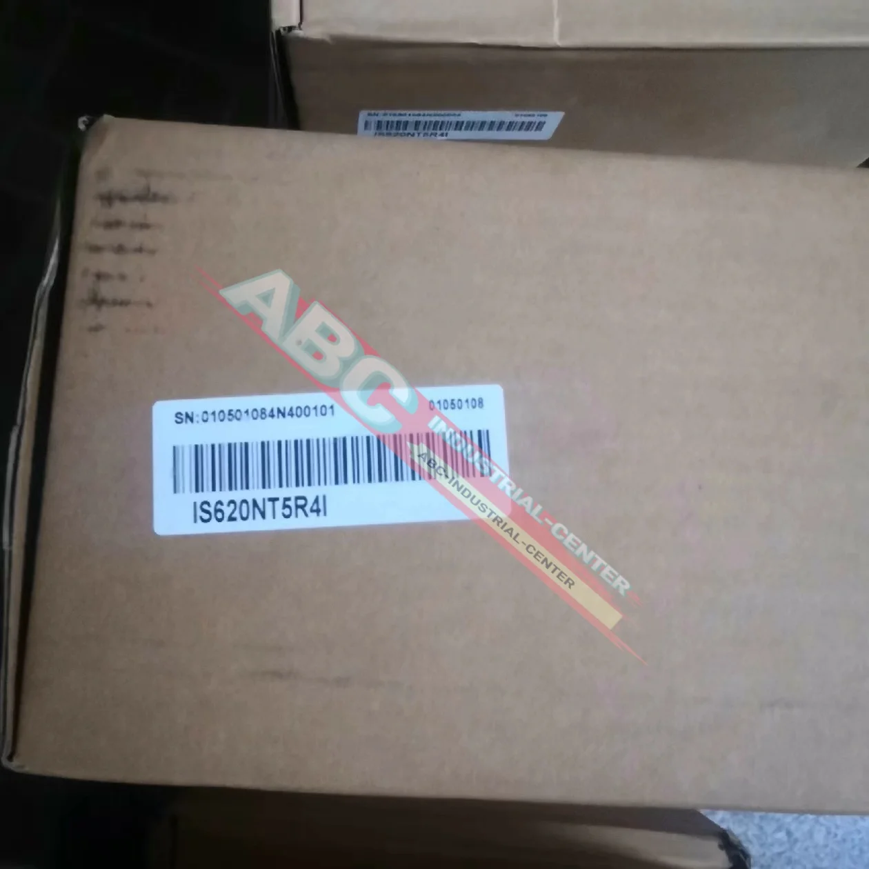 محرك سيرفو IS620NT5R4I IS620NT8R4I جديد في الصندوق