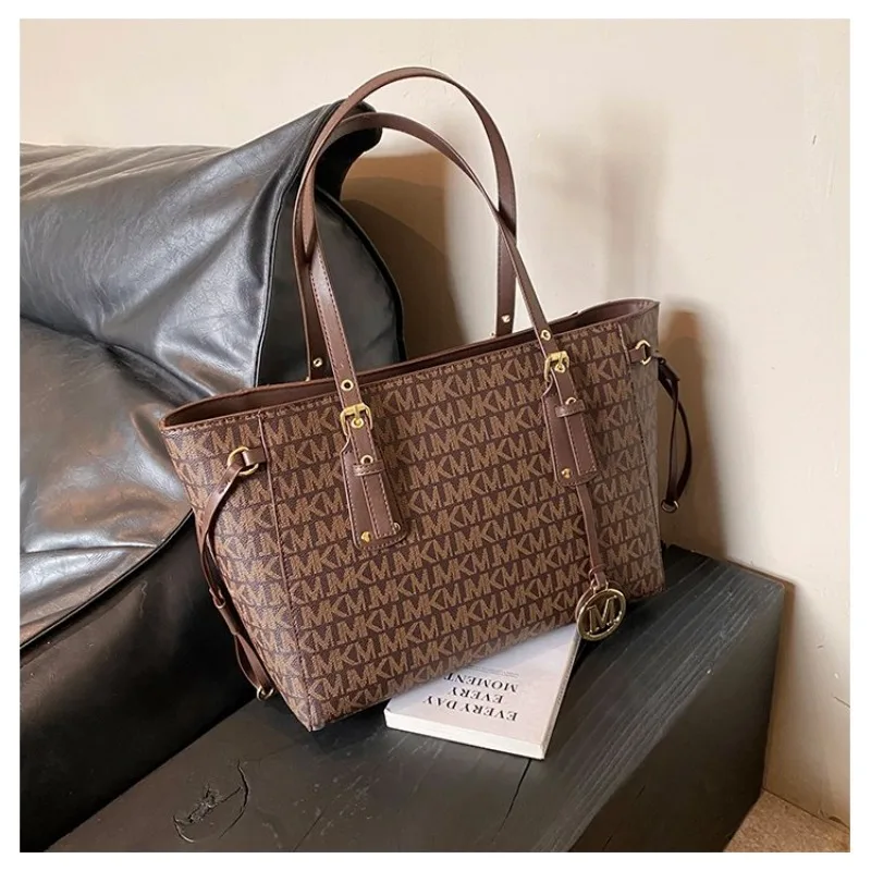 

Elegant Classic Handbag Commuting Campus Style Fashionable Exquisite Portable Trendy Simple Versatile Daily Use