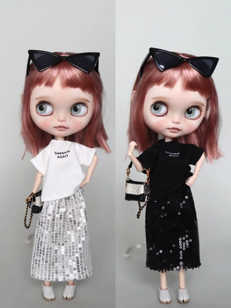 Blythes doll dress is suitable for 1/6size OB24 doll fashionable new black or white letter T+black or silver sequin skirt spring