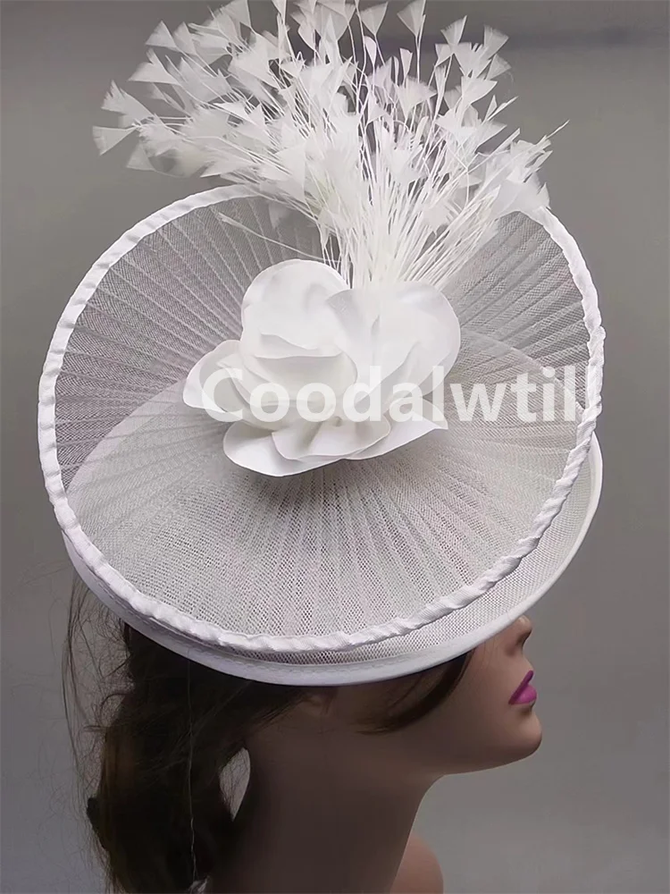 White Flower Derby Fasciantor Hat Women Wedding Mesh Headpiece Elegant Bride Wedding Hat Fascinator Feather Kentucky Chapeau Cap