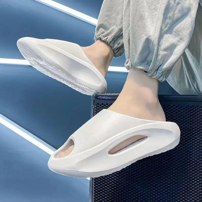 Men's Sporty Summer Flip Flops Thick Bottom High Heels Beach Bathing Outdoor Wear Anti-Slip PVC Bottom Fashionable Trendy