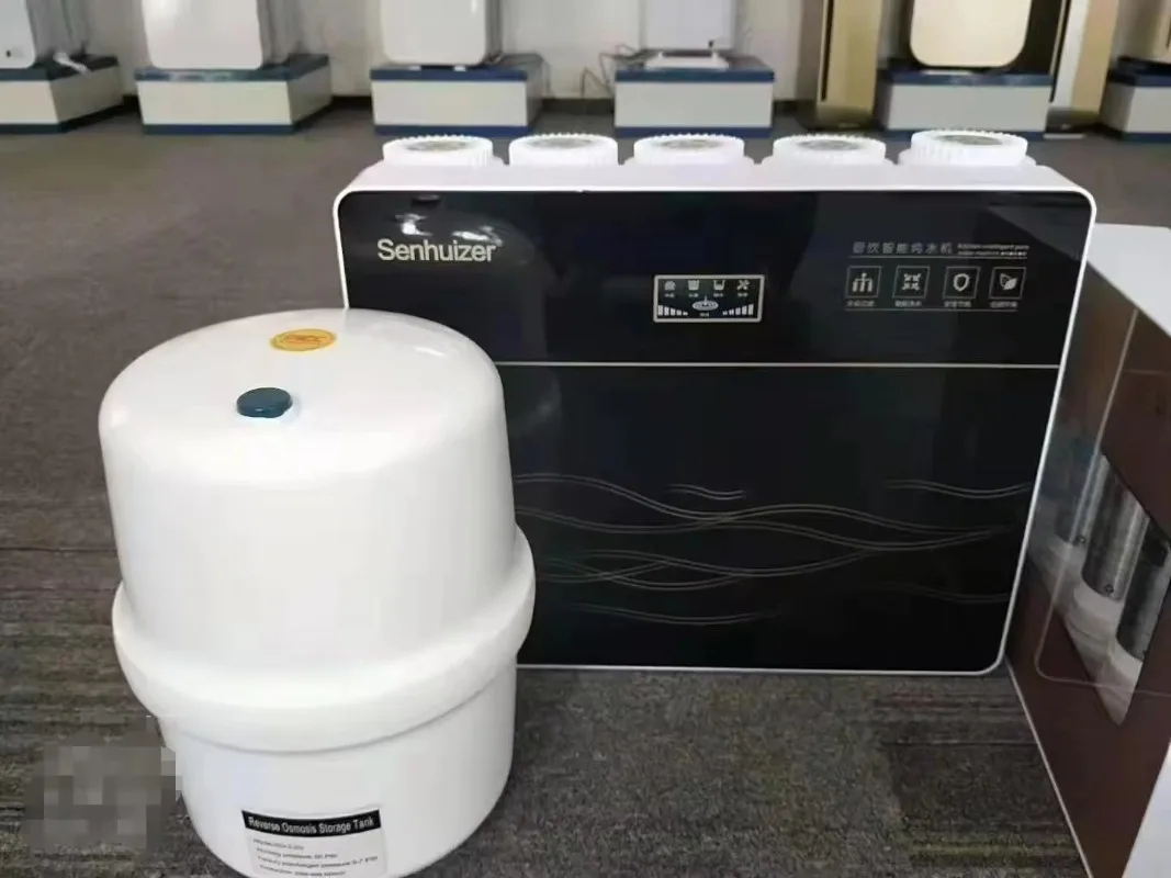 Electric reverse osmosis five-stage water filtration and purification system with self-cleaning function