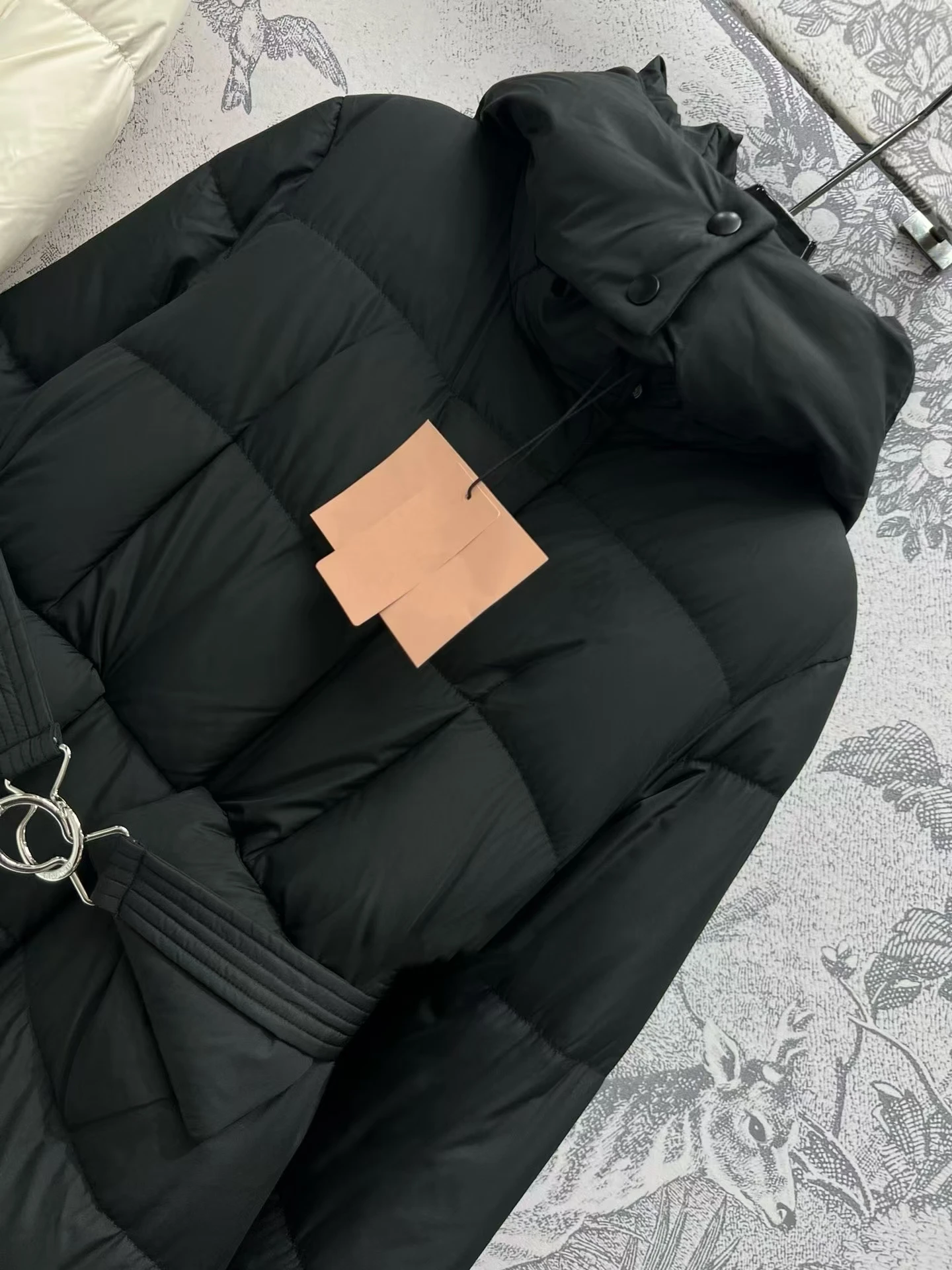 2024 Autumn/Winter New Waist Long Down Jacket With 90 Velvet Fill For Warmth, Lightweight And Elegant Charm For Women