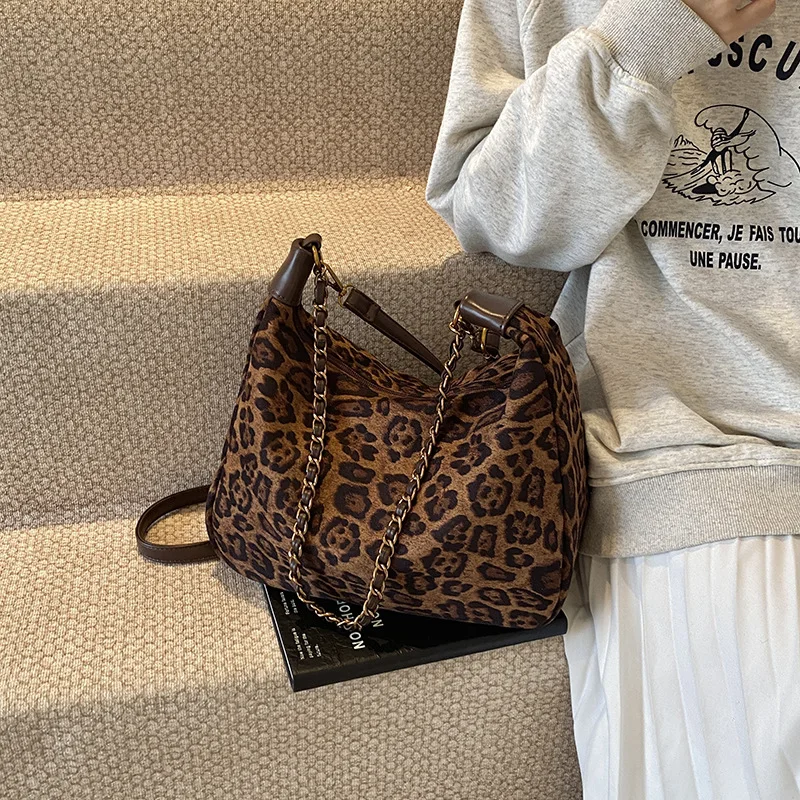 

Luxury 2025 Women's Crossbody Bag, Chic Adjustable Strap Purse, Casual Shopper with Zipper Pocket for Work and Weekend​