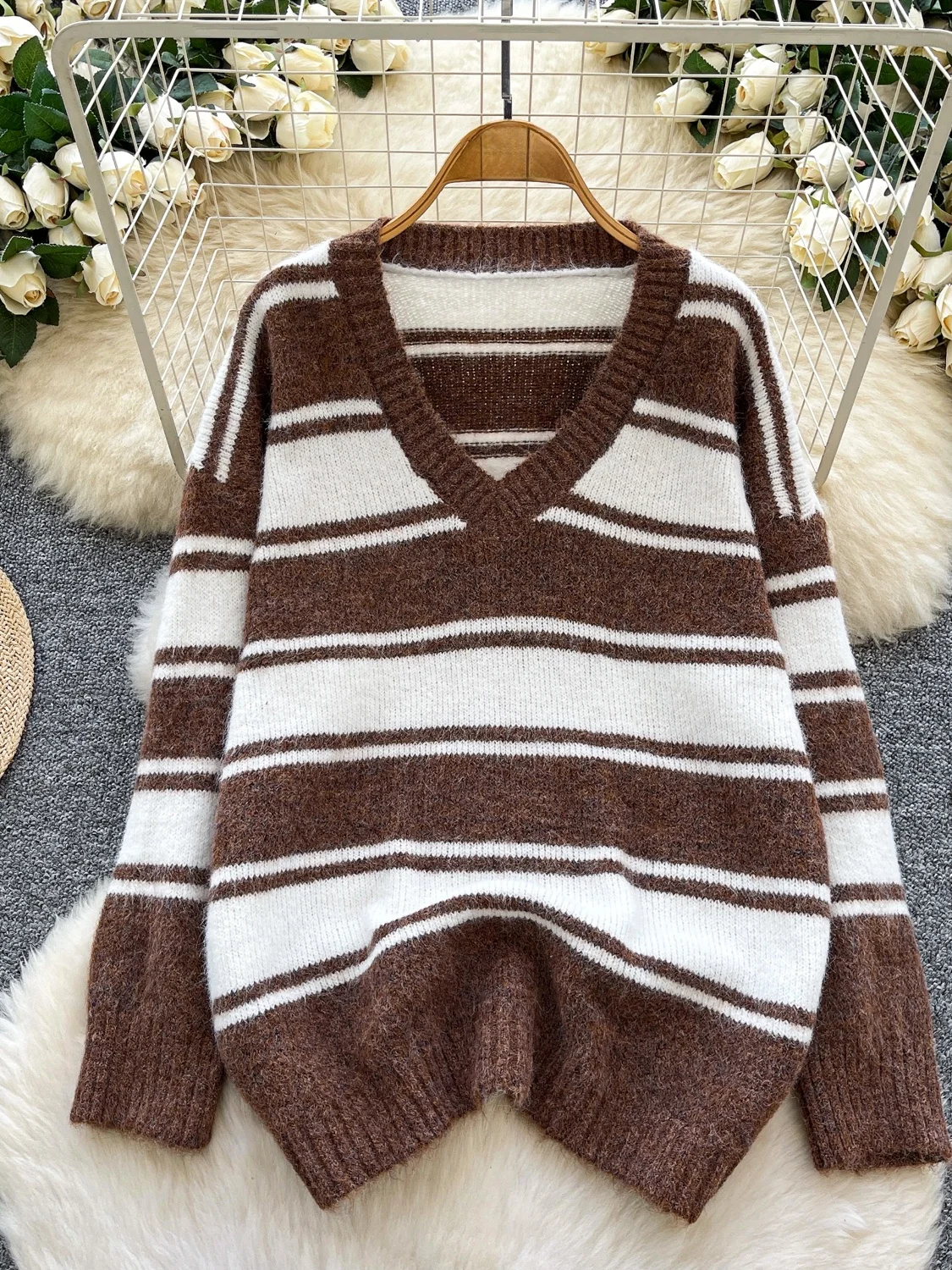 

Ladies' Loose Fit Long Sve V-Ne Striped Knitwear Autumn Winter Slimming Comfortable Casual Sle Faionable Top