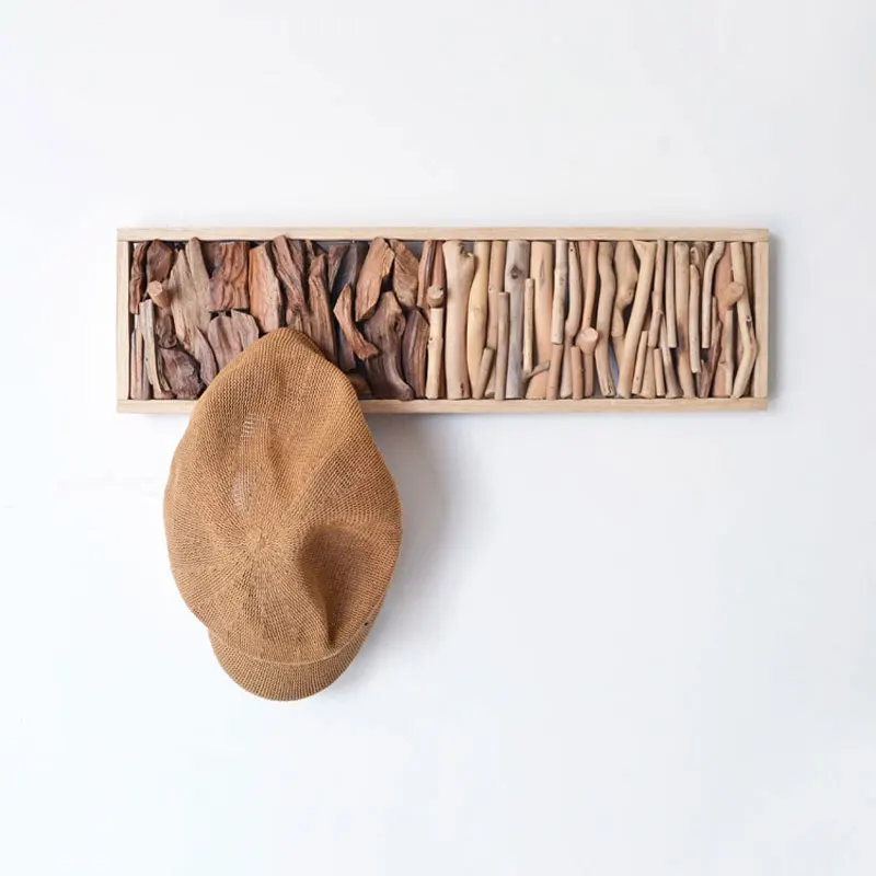 

Solid wood wall coat hook Creative hanging bedroom luxury hanger clothes hook on the wall after closing the door