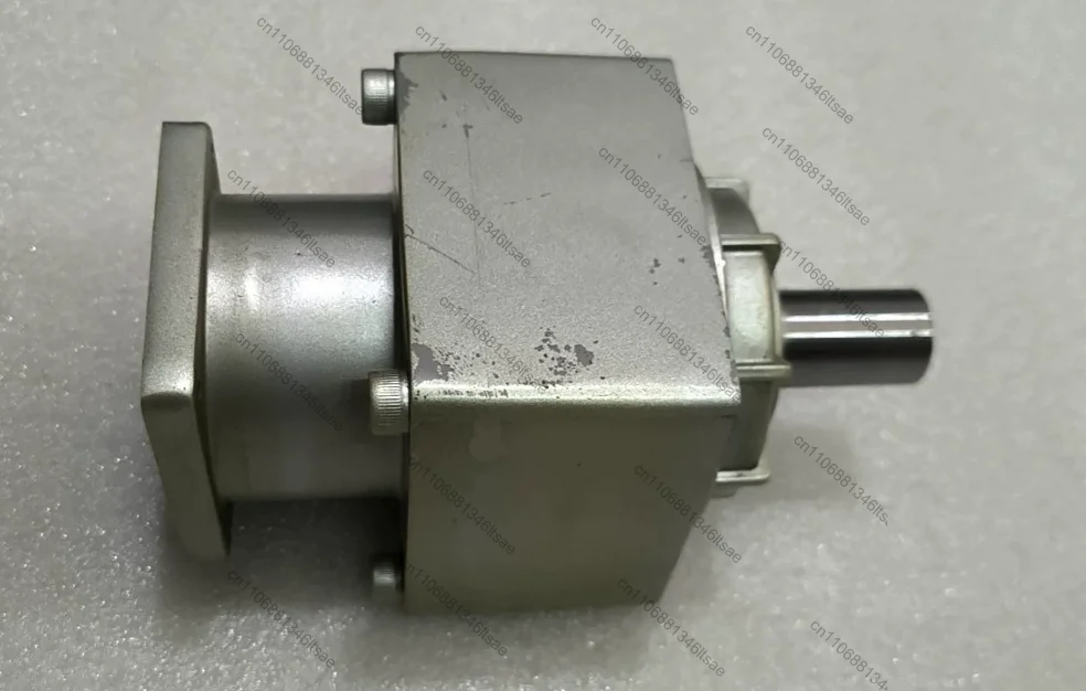 Accessories   reducer vrsf-s9c-400-t1, speed ratio 1:9, input shaft 14mm, stop 50mm, output shaft 19mm, mounting hole 50×50mm,