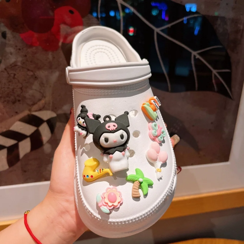 7-8Pcs Anime Sanrio Hello Kitty Kuromi Led Sneakers Buckle Children Diy Detachable Hole Slipper Accessories Decoration Gifts