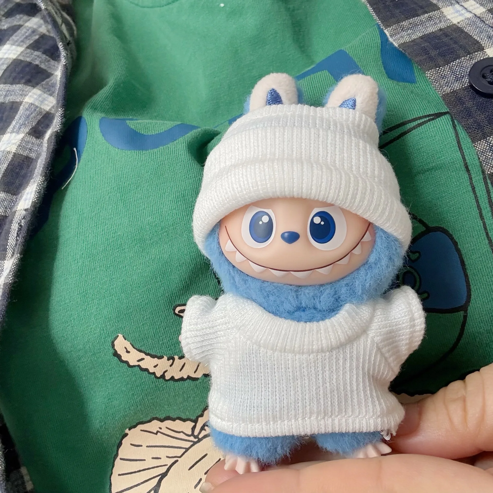 

10cm Mini Labubu 4.0 Doll Clothes 4th-Gen Labubu White Stretch Pullover Winter Christmas Sets for Mini Labubu