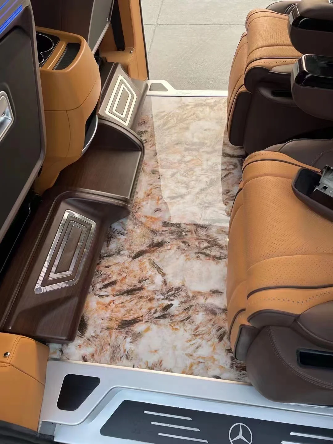 Commercial vehicle modified interior  Luxury and pretty customizable automobile floor  2022 new car body  floor