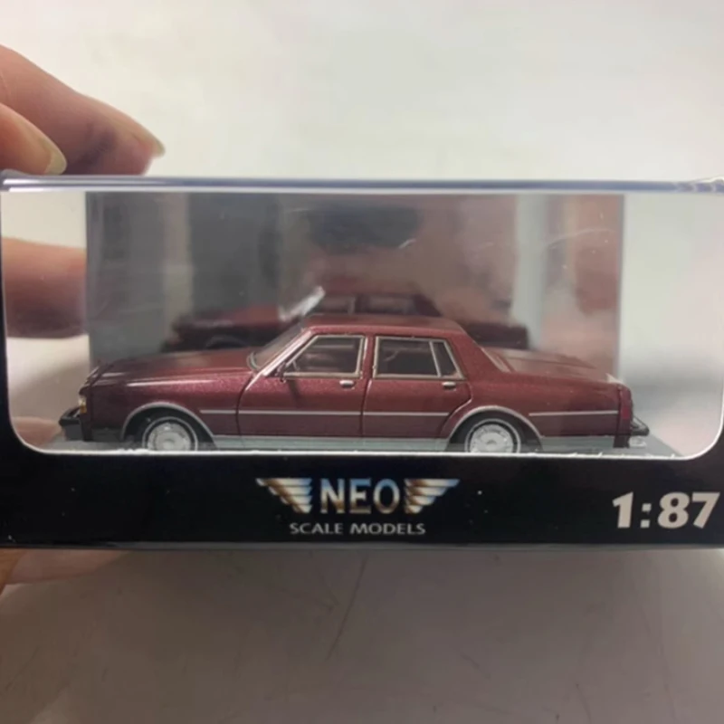네오 1:87 스케일 카프리스 클래식 레진 시뮬레이션 자동차 모델 정적 수집품 장식용 휴일 장난감 기념품 선물